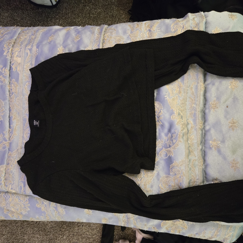 Black Long Sleeve Crop Top